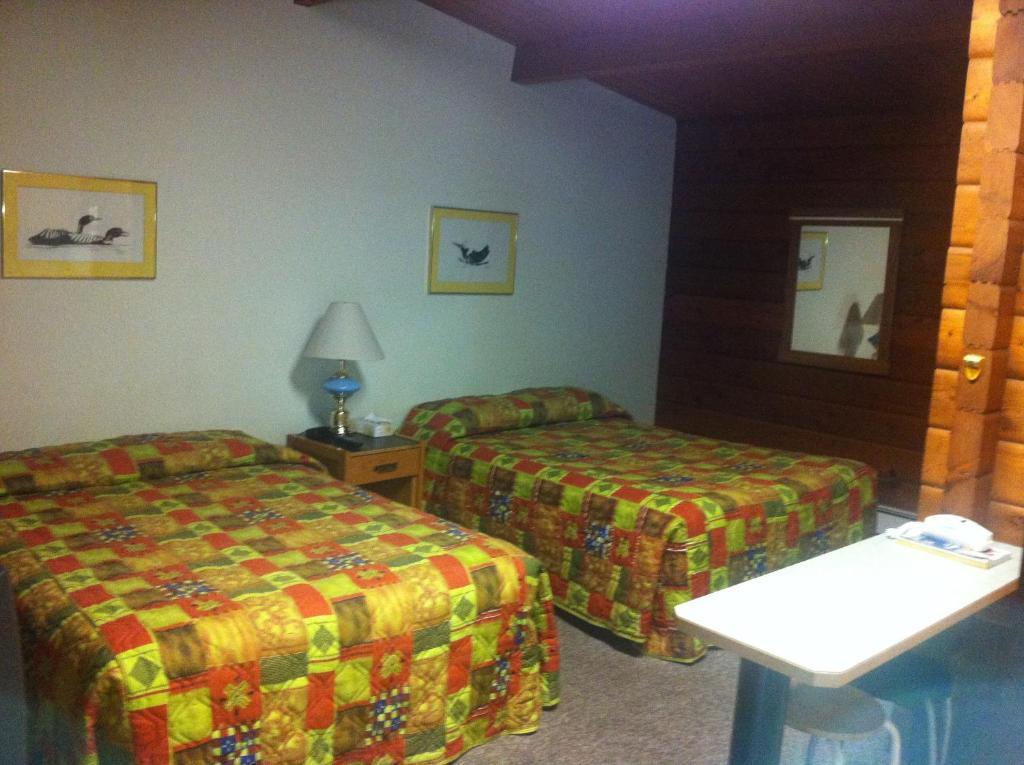 Raccoon Lodge Motel Сильван-Лейк Номер фото